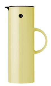 Zijaanzicht van een gele EM77-thermoskan met zwarte deksel en schenktuit, 1 liter, met een rond handvat.