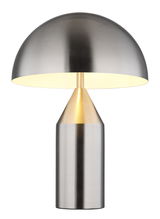 Moderne Tischleuchte ATOMA aus gebürstetem Metall mit halbrundem Schirm, frontal abgebildet.