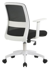 Moderner Drehstuhl mit weißem Rahmen und schwarzer Netzrückenlehne, seitliche Perspektive