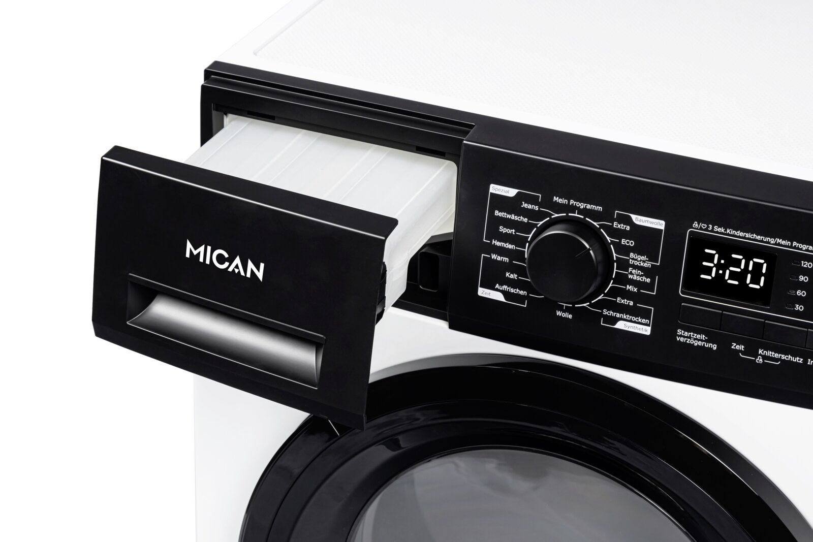 Detailaufnahme einer MICAN Frontlader-Waschmaschine in Weiß/Schwarz mit geöffneter Waschmittelschublade, Programmwahlschalter und digitalem Display, schräg von vorne rechts fotografiert.