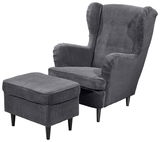 Grauer Ohrensessel mit passendem Hocker, Vorderansicht