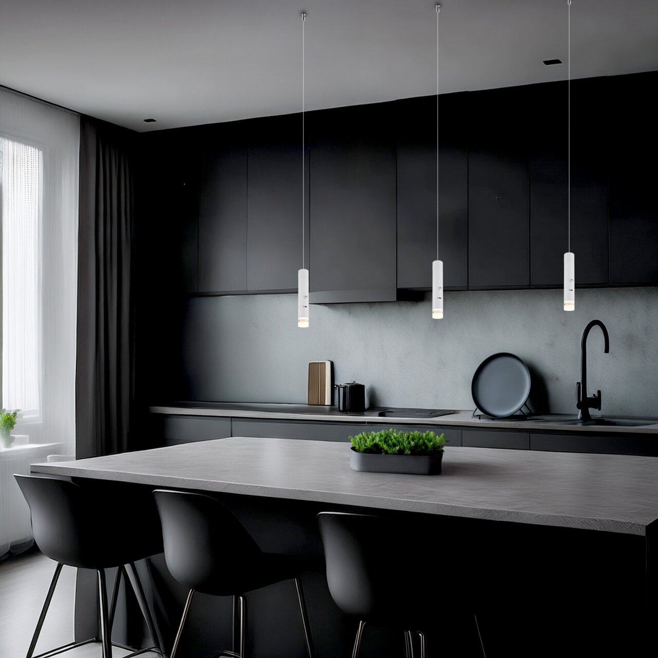 Moderne Akku-Pendelleuchte in einer stilvollen Küche, aus der Perspektive über dem Esstisch betrachtet.