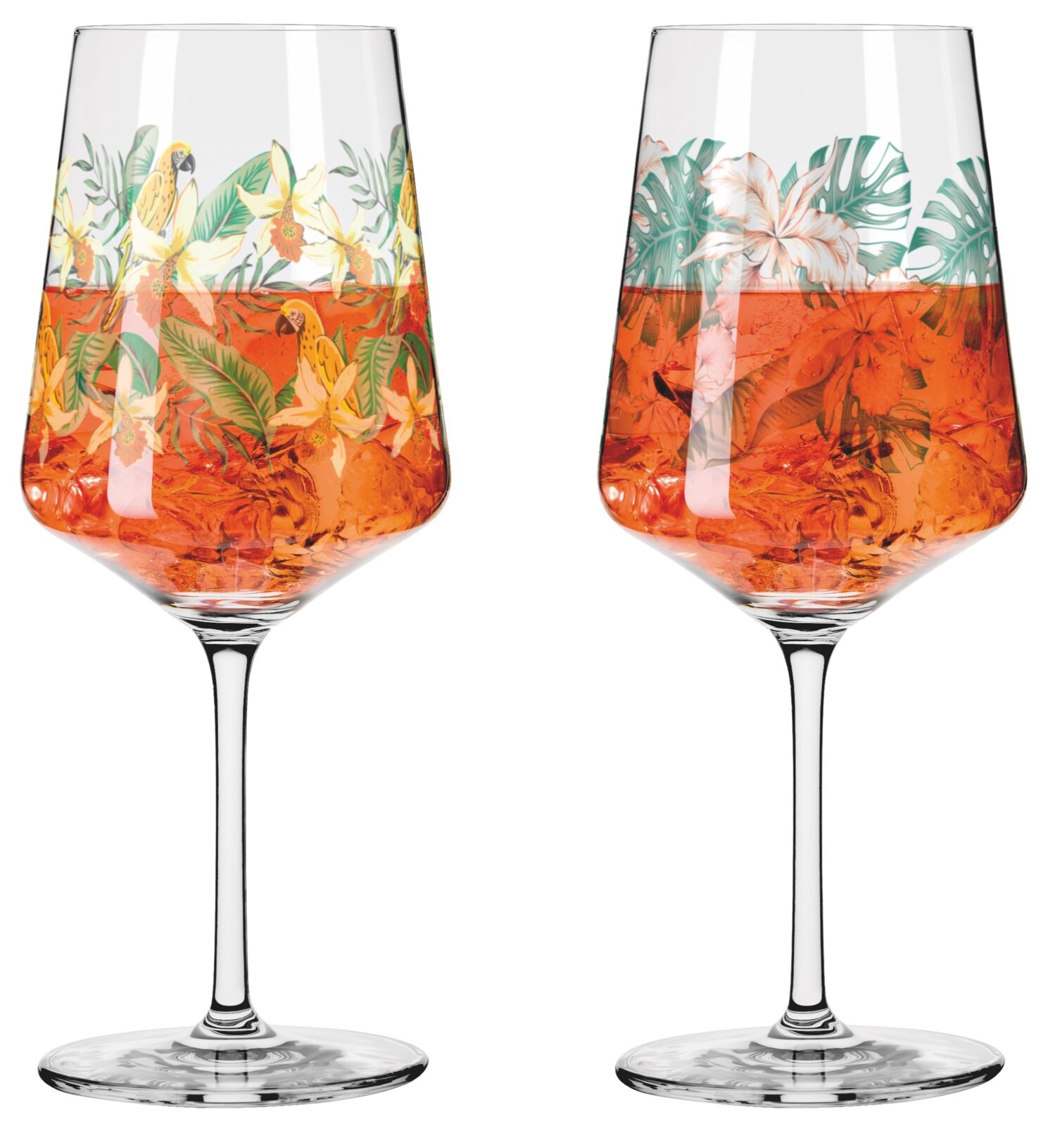 Ritzenhoff Aperizzo 2-delige set SOMMERRAUSCH Twee wijnglazen met een tropisch motief, gevuld met een oranje drankje, gezien van voren.