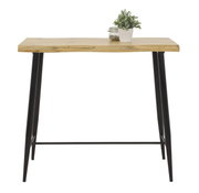 Moderne bartafel met houten blad en zwarte metalen poten, gezien vanaf de voorkant. Versierd met een plantje en een glazen vaas.
