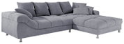 Graues Ecksofa mit mehreren Kissen, Ansicht von schräg vorne.