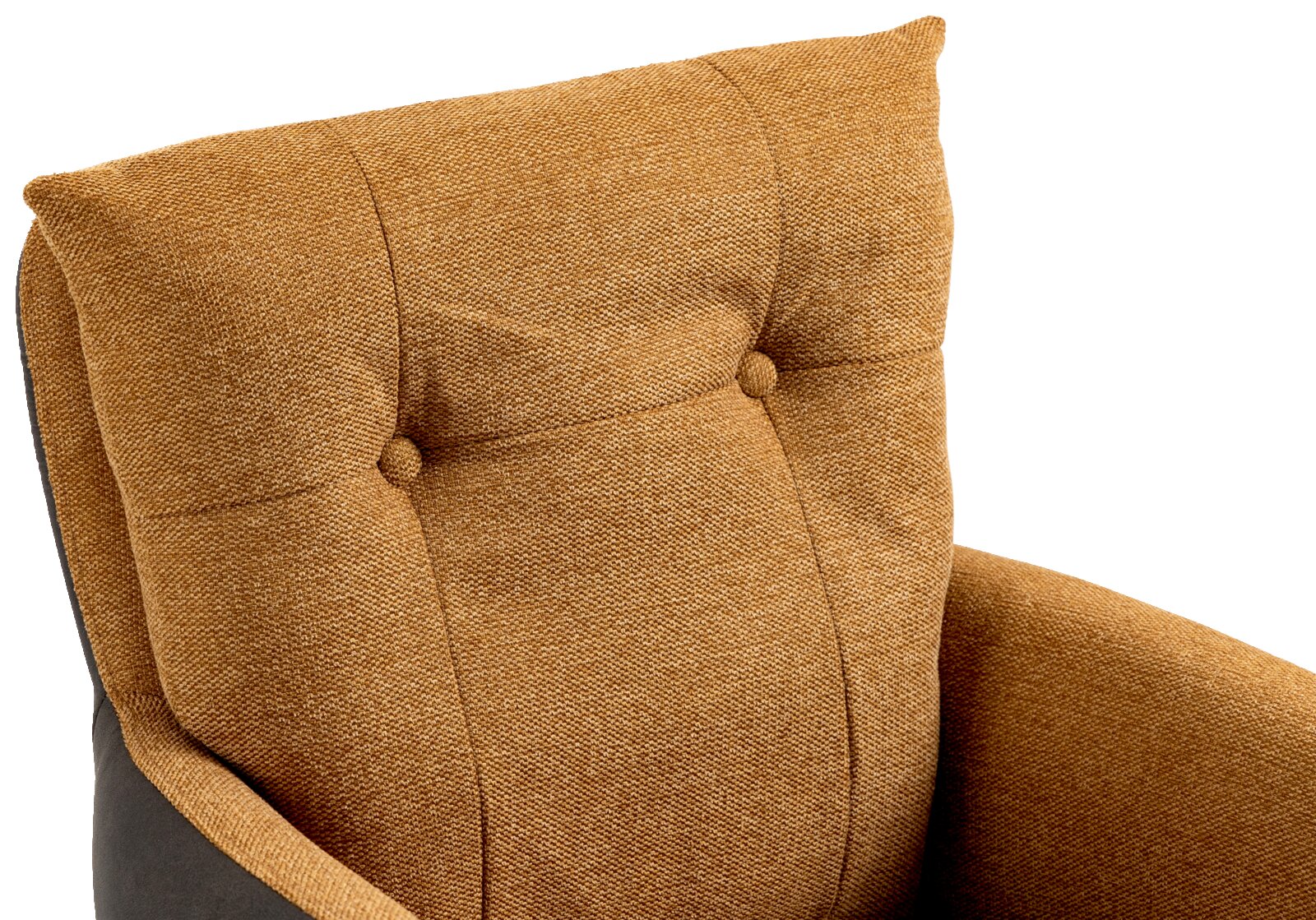Close-up van een fauteuil met bruine stoffen bekleding en knoopdetails, gezien van bovenaf.