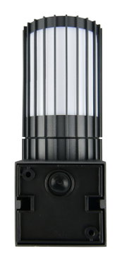 Moderne Aussenwandleuchte in vertikaler Perspektive mit schwarzem Gitterdesign und weißem Lichtdiffusor.