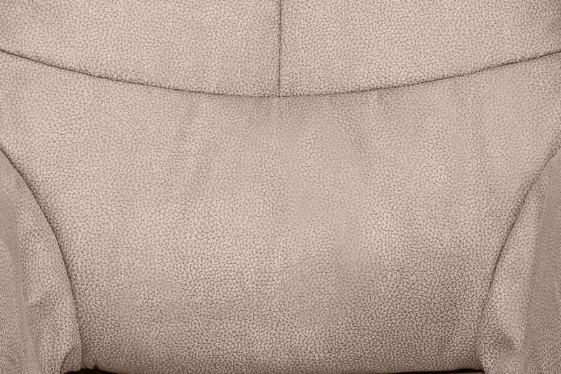 Nahaufnahme eines Chefsessels mit beiger, strukturierter Polsterung.