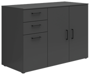 Schwarze Kommode mit drei Schubladen und zwei Türen, seitliche Perspektive