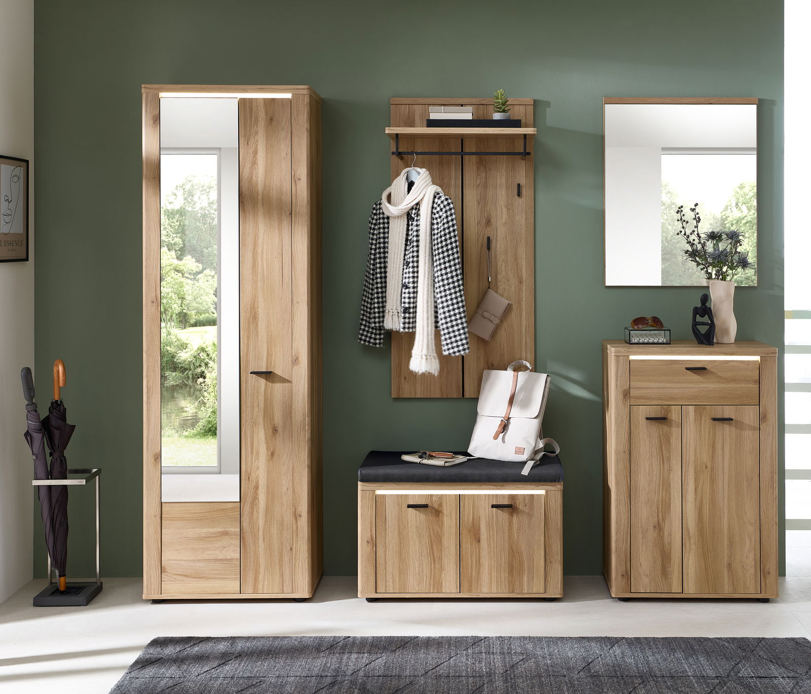Voleo Garderoben-Set TINA Garderoben-Set in Holzoptik mit Schrank, Spiegel, Sitzbank und Hakenleiste, frontal betrachtet.