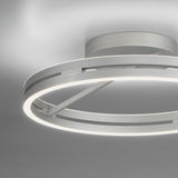 Moderne Deckenleuchte PURE Loop in silberner Optik, seitliche Perspektive