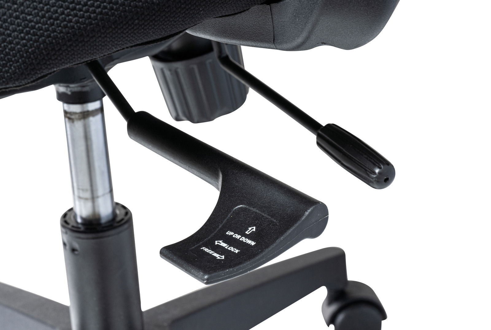 Nahaufnahme eines Drehstuhls mit Fokus auf die Höhenverstellung und Arretierung, seitliche Perspektive