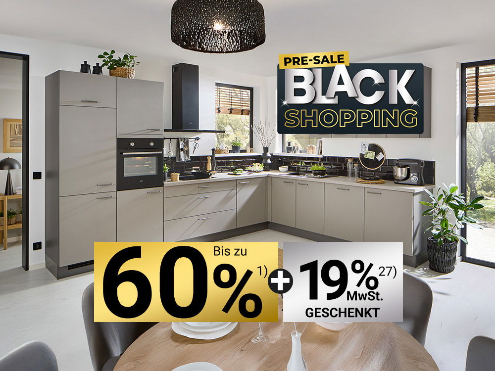 Moderne graue Küche mit Esstisch, gedeckten Tellern und heller Einrichtung, Pre-Sale Black Shopping Aktion