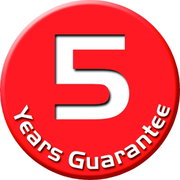 Rotes Emblem mit der Aufschrift '5 Years Guarantee' in weißer Schrift, Vorderansicht