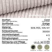 Nahaufnahme/Detailansicht von greige-farbenem Cordstoff mit Rippenstruktur; Infografik mit Angaben: Stoffart Cord, Farbe Greige, Material 90% PES/10% NY, Scheuertouren 35.000, Abriebfestigkeit 4–5, Pillingfestigkeit 5, Pflegehinweise sowie Icons für OEKO-