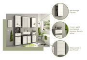 Badezimmermöbel-Set in moderner Perspektive mit weißer Hochglanzfront und rauchsilbernem Korpus, bestehend aus Hochschrank, Spiegelschrank, Waschbeckenunterschrank und Hängeschrank. Geräumige Fächer und Rillenoptik in der Front.