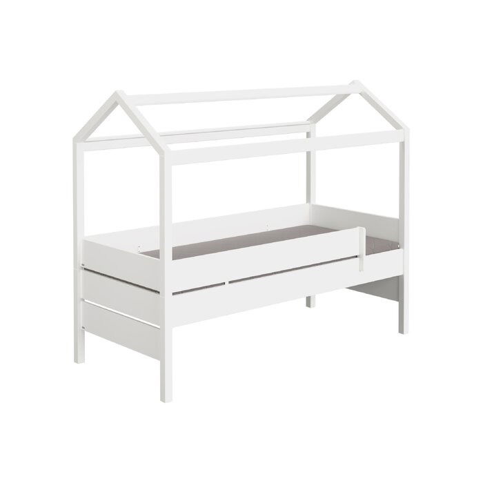 Weißes Kojenbett mit Giebel in Hausform, seitliche Perspektive