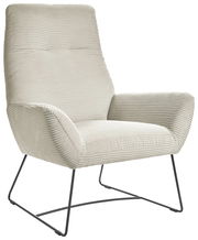 Moderner Sessel mit hellgrauem Cordbezug und schlanken Metallbeinen, seitliche Perspektive