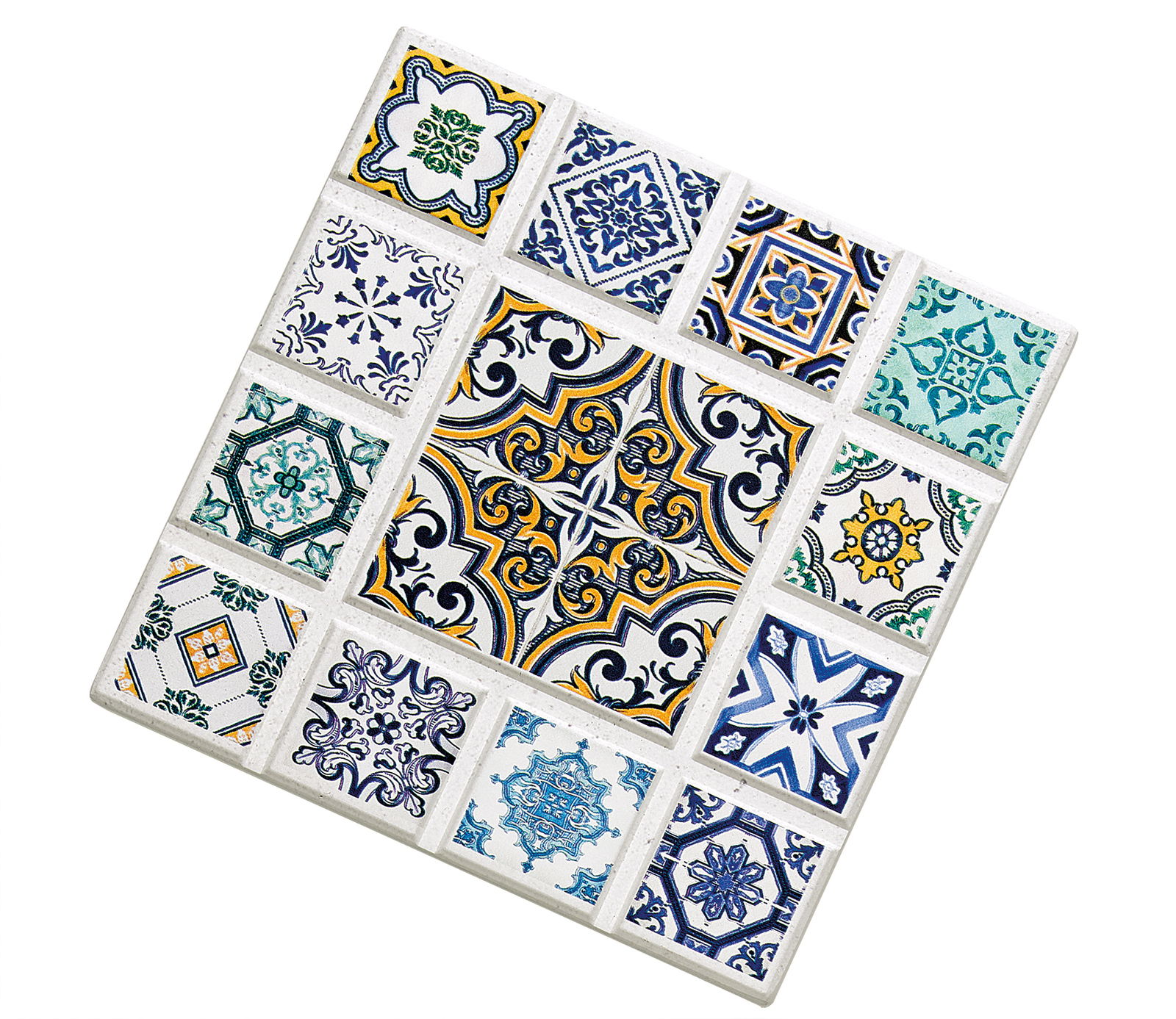 Untersetzer AGADIR Raute mit buntem Mosaikmuster, schräg von oben fotografiert.