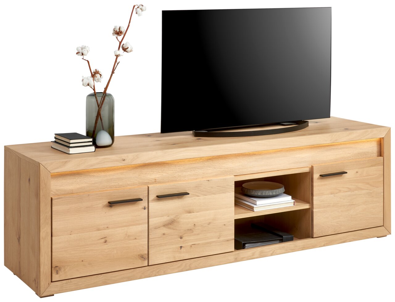 TV-Lowboard aus Holz mit zwei Türen, einem offenen Fach und dekorativen Elementen, seitliche Perspektive