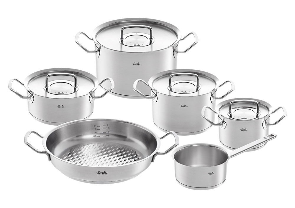 Topfset Original-Profi 5-teilig aus Edelstahl, bestehend aus vier Töpfen mit Deckeln und einer Stielkasserolle, in einer leicht erhöhten Perspektive dargestellt.