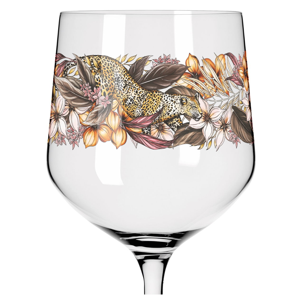 Nahaufnahme eines Gin-Glases mit einem Leoparden- und Blumenmuster, seitliche Perspektive