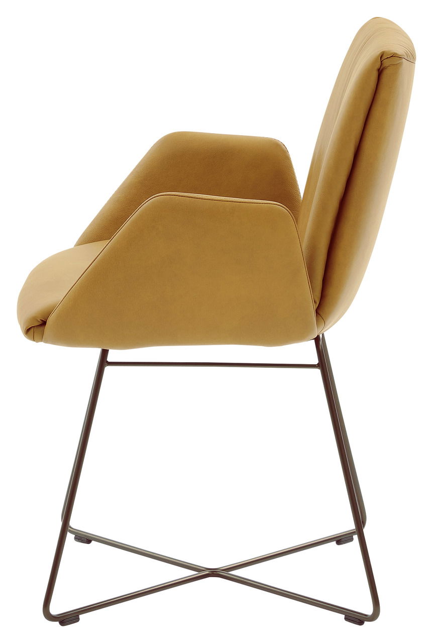 Moderner Sessel in senfgelber Farbe mit Metallgestell, Seitenansicht