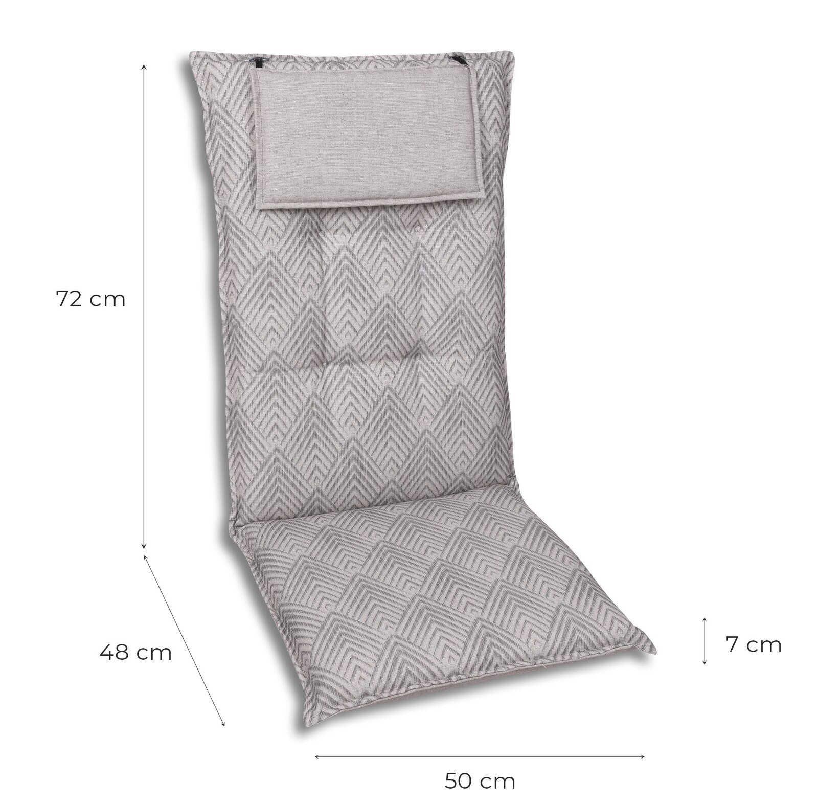 Gepolsterte Hochlehner-Stuhlauflage in Grau mit geometrischem Muster und Kopfkissen, Maße ca. 72 x 50 cm, Sitzfläche ca. 48 cm, Polsterstärke ca. 7 cm, Ansicht von vorne in leichter Schrägperspektive.