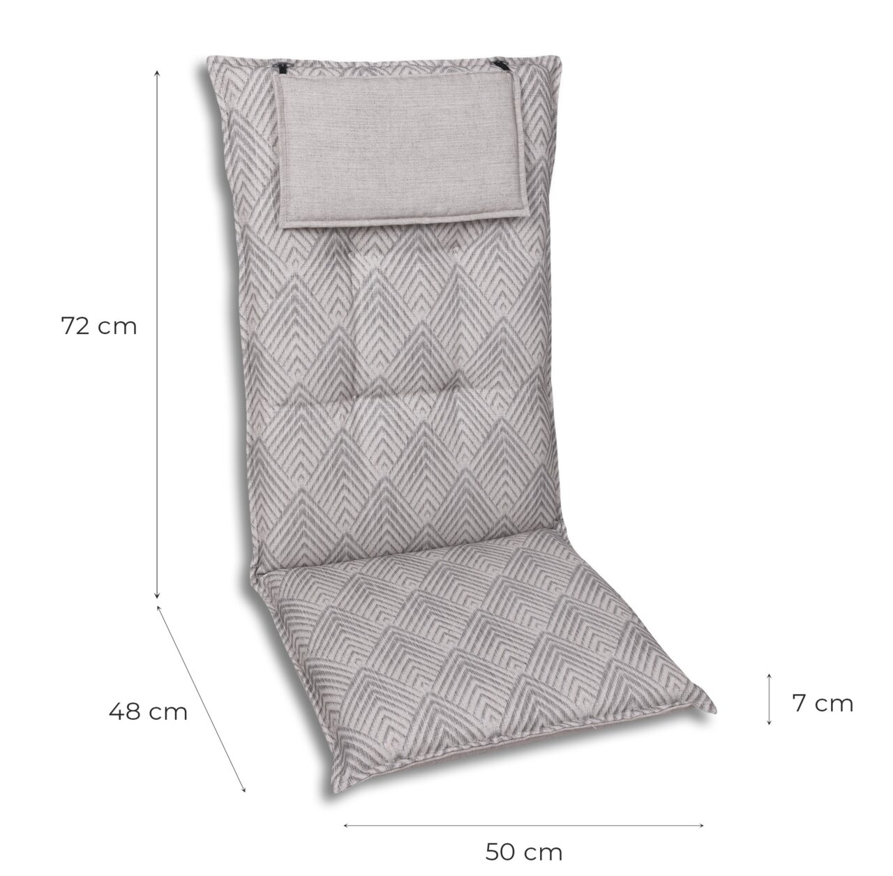 Gewatteerde rugleuningkussen voor een hoge stoel in grijs met geometrisch patroon en hoofdkussen, afmetingen ca. 72 x 50 cm, zithoogte ca. 48 cm, dikte van de vulling ca. 7 cm, vooraanzicht vanuit een licht schuin perspectief.