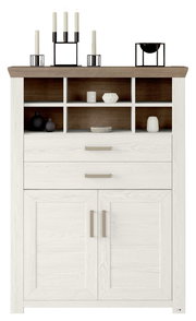 Weißes Highboard mit zwei Schubladen und zwei Türen, dekoriert mit Kerzenhaltern und Vasen, frontal betrachtet.