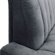 Nahaufnahme einer grauen 2er-Sitzbank mit geripptem Stoffbezug, seitliche Perspektive