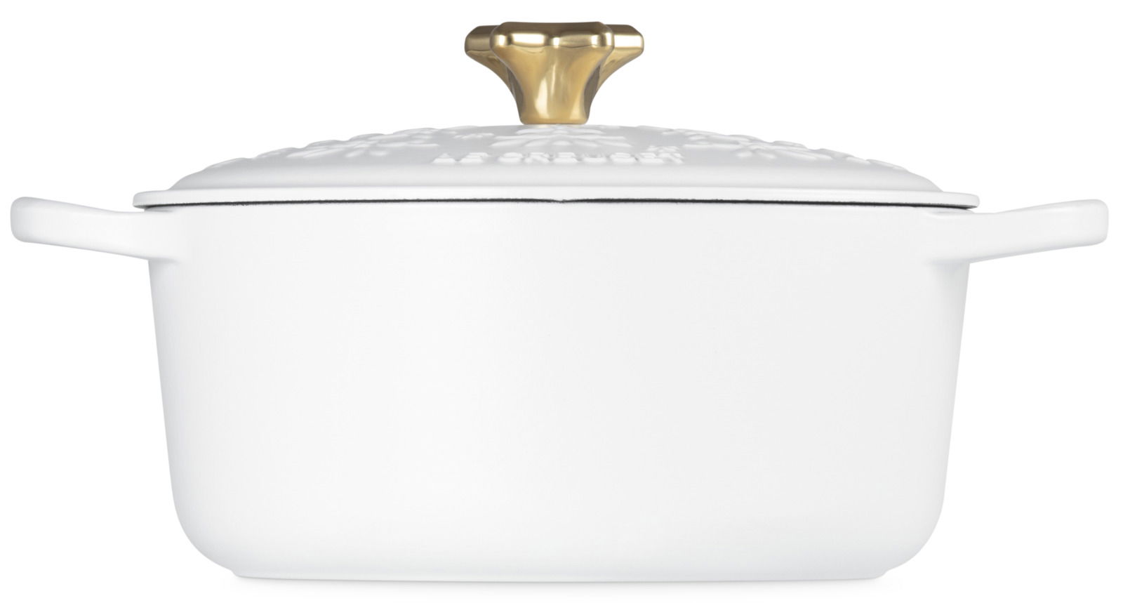 Weißer Bräter mit goldfarbenem Knauf, seitliche Perspektive