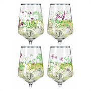 Vier Weingläser mit floralen Mustern und Schriftzügen wie 'Just Relax' und 'Enjoy & Smile', gefüllt mit Eiswürfeln und Getränk, aus der Vorderansicht.