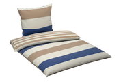 Wendebettwäsche mit breiten Streifen in Beige, Blau und Weiß, perspektivisch von vorne fotografiert.