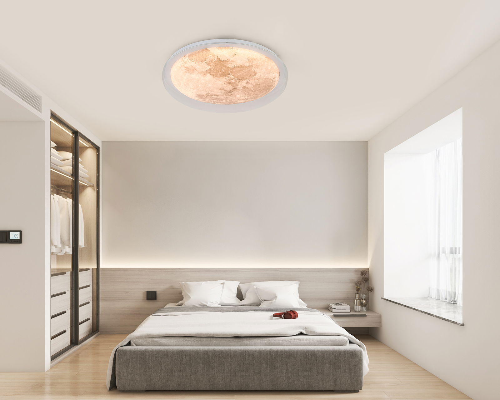 Moderne LED-Deckenleuchte in einem stilvollen Schlafzimmer, von unten betrachtet.