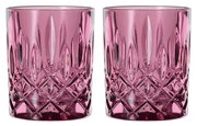 Zwei rosafarbene Whiskybecher mit facettiertem Design, frontal abgebildet.