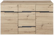 Frontale Ansicht eines modernen Sideboards aus hellem Holz mit mehreren Schubladen und Türen.