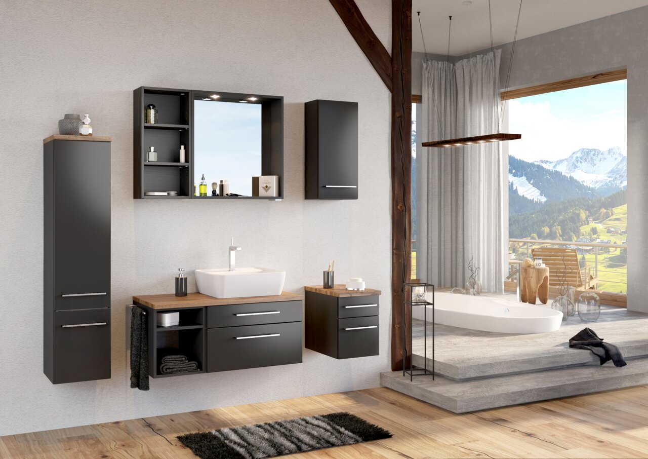 Moderner Waschtischunterschrank in einem stilvollen Badezimmer mit Bergblick, aus der Perspektive von vorne rechts.