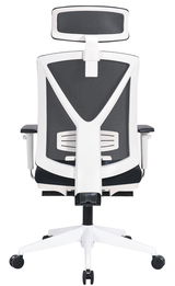 Rückansicht eines modernen weißen Drehstuhls mit Netzrückenlehne und Kopfstütze.