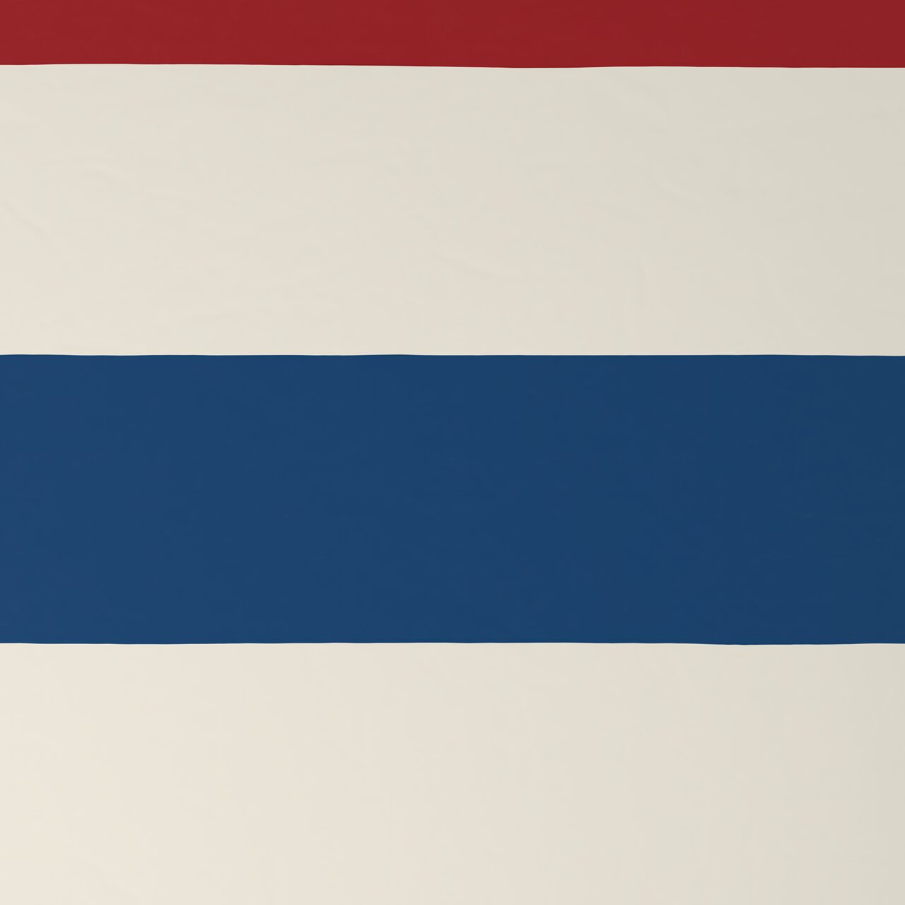 Wendebettwäsche mit horizontalen Streifen in Rot, Weiß und Blau, Draufsicht