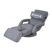 Grijze, gestoffeerde Minecraft-gamingfauteuil met armleuningen, verstelbare rugleuning en uitklapbare voetsteun, schuin van linksvoor gefotografeerd in liggende positie.
