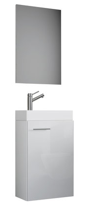 Modernes Badmöbel-Set in Weiß mit Waschbeckenunterschrank, Aufsatzwaschbecken, verchromter Einhebelarmatur und rechteckigem Spiegel, Ansicht schräg von vorn