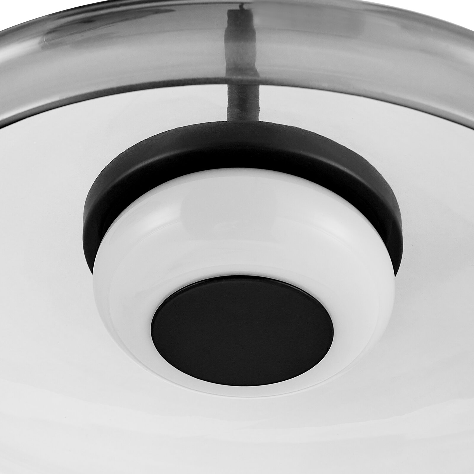 Moderne Hängeleuchte mit transparentem Glasschirm und weißem Diffusor mit schwarzem Akzent, Unteransicht von unten