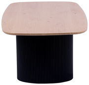 Moderner Couchtisch mit runder, geriffelter schwarzer Basis und heller Holzplatte, Frontalansicht