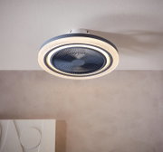 Moderne plafondventilator met ingebouwde ledverlichting, gezien van onderaf.