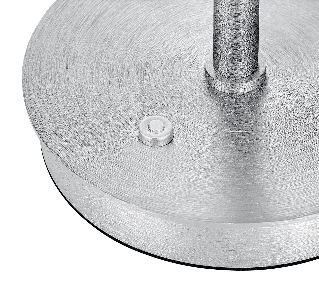 Nahaufnahme der Basis einer LED-Tischleuchte KLARA aus gebürstetem Metall mit einem Schalter.