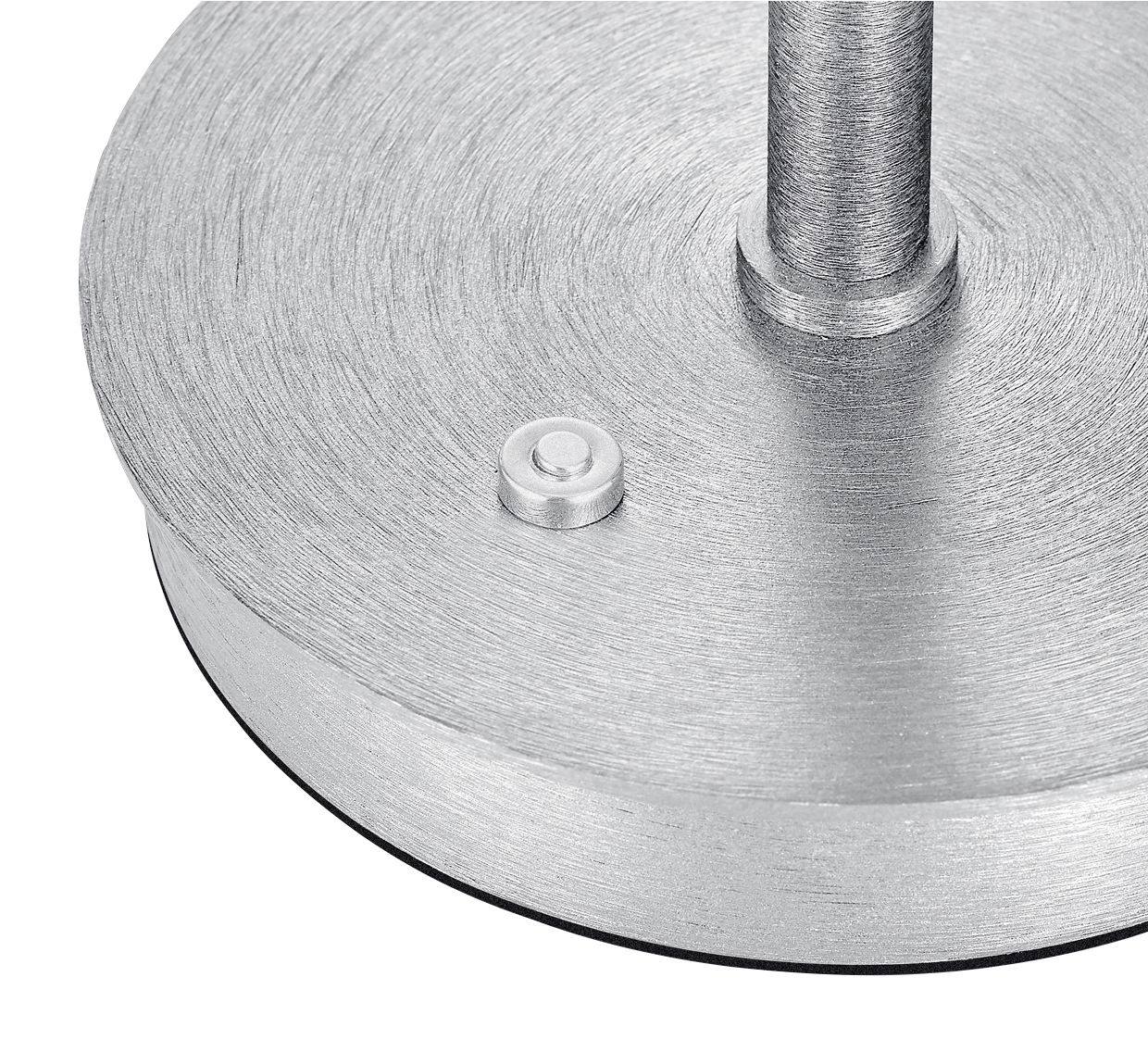 Nahaufnahme der Basis einer LED-Tischleuchte KLARA aus gebürstetem Metall mit einem Schalter.