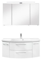 Moderne Badkombination mit dreiteiligem Spiegelschrank und weißem Waschtisch, Frontalansicht