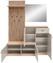 Kompaktgarderobe mit Holz- und Metallelementen, offene Schränke und Schubladen, Spiegel, frontale Ansicht