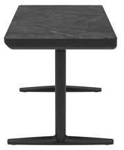 Moderner E-Schreibtisch mit schwarzer Marmoroptik, Ansicht von vorne